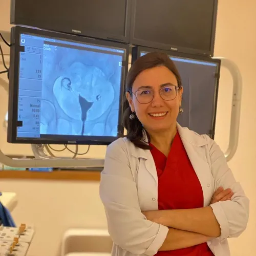 Op. Dr. Aysun Savaş Efesoy fotoğrafı