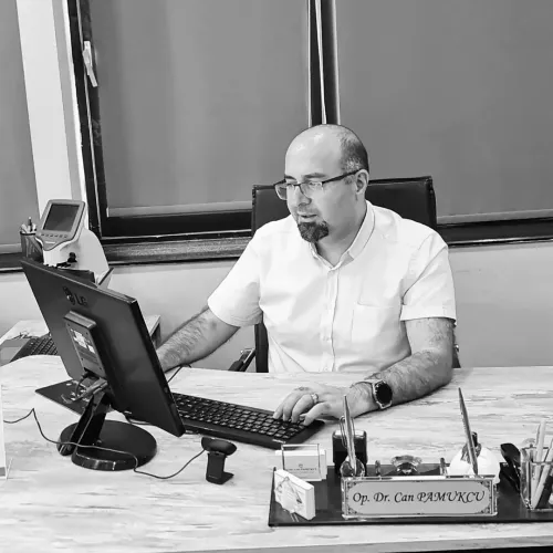 Op. Dr. Can Pamukcu fotoğrafı