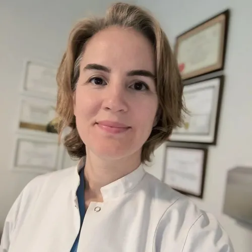 Op. Dr. Esra Arslan fotoğrafı