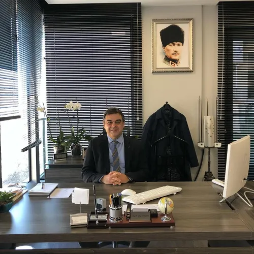 Prof. Dr. Serkan Altınova fotoğrafı